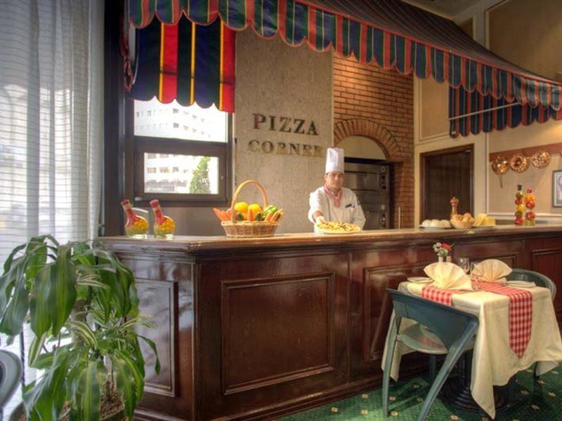 Al Diar Dana Hotel Abu Dhabi Exteriör bild
